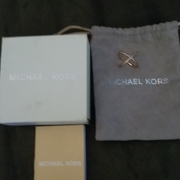 Michael Kors Ring 5 - Picture 3 of 3